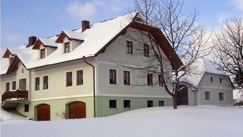 House in winter, © Biobauernhof Mayerhofer House in winter, © Biobauernhof Mayerhofer