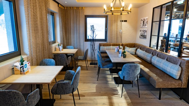 Mole Melk interior views, © Mole Melk Mole Melk interior views, © Mole Melk