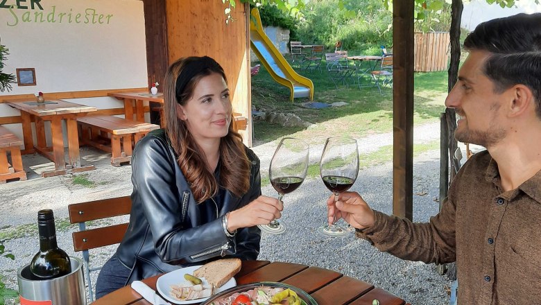 Winzerjause, Buschenschank Gratzer-Sandriester, Prellenkirchen, © Donau Niederösterreich, Neubauer Winzerjause, Buschenschank Gratzer-Sandriester, Prellenkirchen, © Donau Niederösterreich, Neubauer