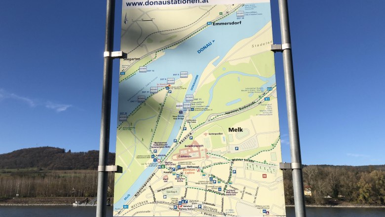 Melk Danube stations orientation board, © Donau NÖ Tourismus Melk Danube stations orientation board, © Donau NÖ Tourismus