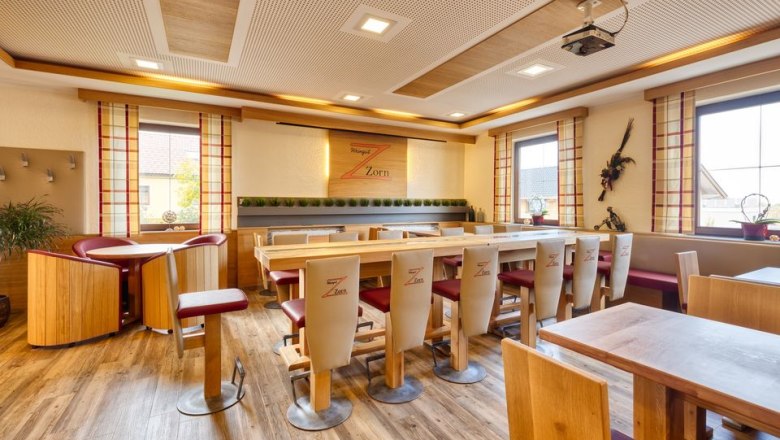 Wine tavern Michael Zorn interior view, © Michael Zorn Wine tavern Michael Zorn interior view, © Michael Zorn