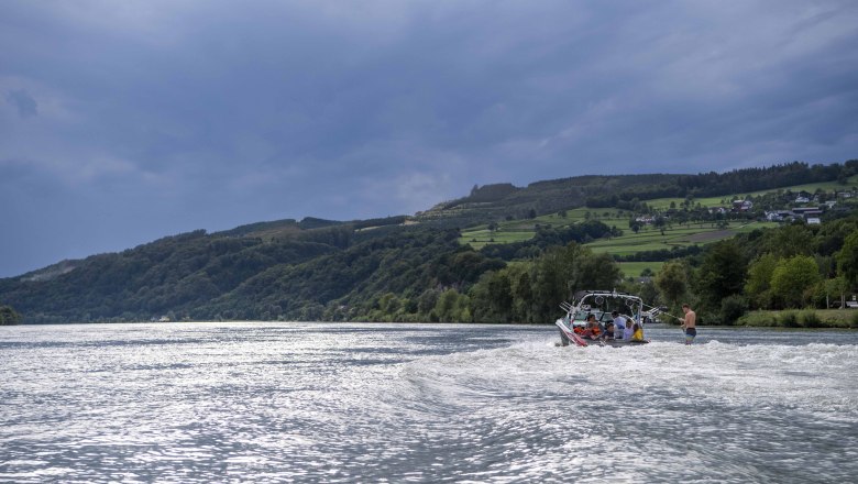 Water sports on the Danube, © Robert Herbst Water sports on the Danube, © Robert Herbst