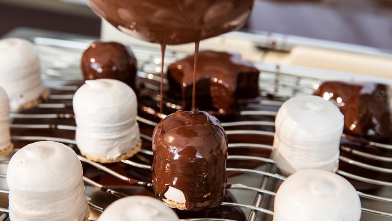 Swedish bombs Workshop_Glaze, © Niemetz Schwedenbomben Swedish bombs Workshop_Glaze, © Niemetz Schwedenbomben