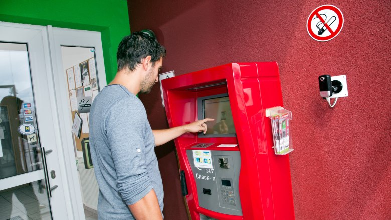 Check in terminal, © Cleverhotel GmbH Check in terminal, © Cleverhotel GmbH