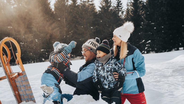 Fun in the snow, © Demolsky Fun in the snow, © Demolsky