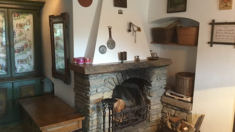 Rose apartment living room, © Karin Ruthner Rose apartment living room, © Karin Ruthner