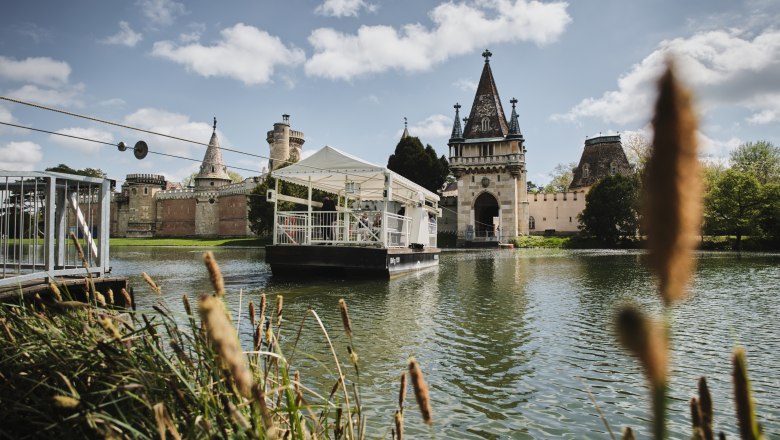 Laxenburg ferry, © Schloss Laxenburg Betriebsgesellschaft m.b.H. Laxenburg ferry, © Schloss Laxenburg Betriebsgesellschaft m.b.H.