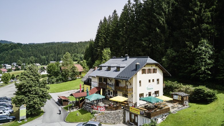 Exterior view of the Bergerlebnis & Fuchswald vacation apartments, © Fotolois Exterior view of the Bergerlebnis & Fuchswald vacation apartments, © Fotolois