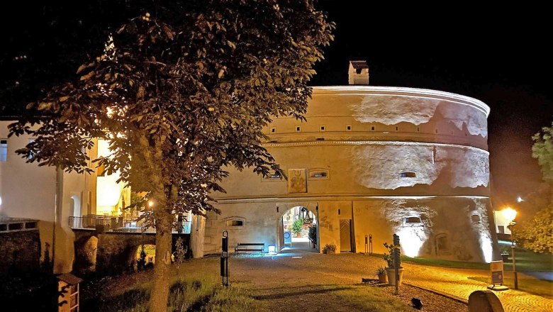 Pöggstall Castle by night, © Marktgemeinde Pöggstall Pöggstall Castle by night, © Marktgemeinde Pöggstall