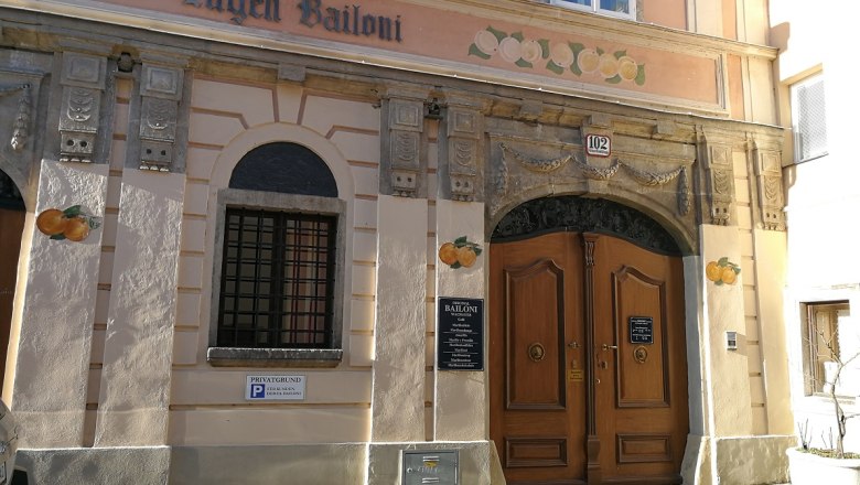 Eugen Bailoni, © Roman Zöchlinger Historic façade with wooden door and 'Eugen Bailoni' lettering.