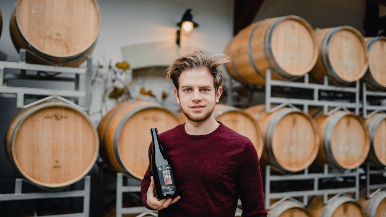 Winery & wine tavern Pelzmann, © Die Rubin Carnuntum Weingüter Winemaker Pelzmann in the wine cellar