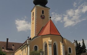 Parish church of St. Leonhard in Großschönau, © Von Duke of W4 - Eigenes Werk, CC BY-SA 3.0, https://commons.wikimedia.org/w/index.php?curid=20089769 Parish church of St. Leonhard in Großschönau, © Von Duke of W4 - Eigenes Werk, CC BY-SA 3.0, https://commons.wikimedia.org/w/index.php?curid=20089769