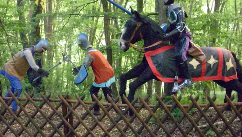 Knight fights in the Hubhof family park, © Familienpark Hubhof Knight fights in the Hubhof family park, © Familienpark Hubhof