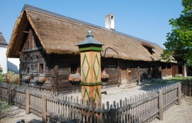 Open-air museum Haag, © Stadtgemeinde Haag Traditional wooden house with thatched roof in the Haag open-air museum.