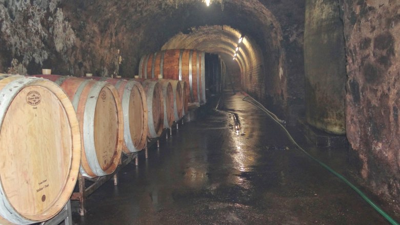 Vaulted cellar red wine, © Andrea Anderl-Haslinger Vaulted cellar red wine, © Andrea Anderl-Haslinger