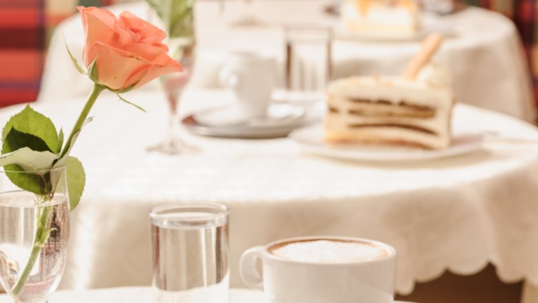 Poppy seed cake with apricot pomace at Cafe Bruckner, © Best of Wachau/Rita Newman Poppy seed cake with apricot pomace at Cafe Bruckner, © Best of Wachau/Rita Newman