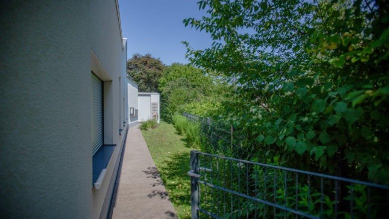 House and garden, © itjproductions House and garden, © itjproductions