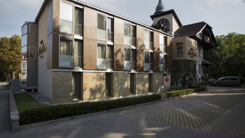 Exterior view with entrance, © Hotel außen Exterior view with entrance, © Hotel außen