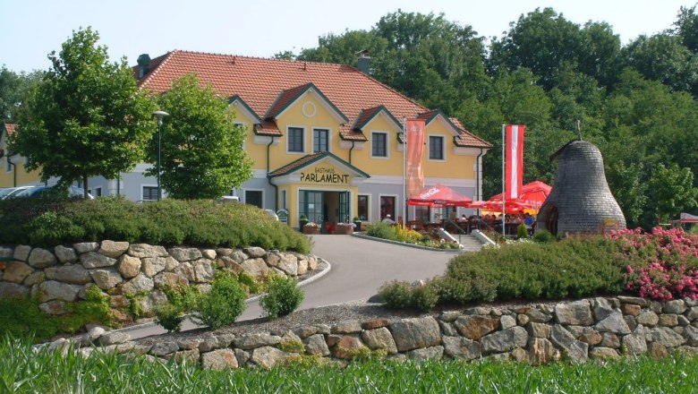 Parliamentary host, © Parlamentwirt Parliamentary host, © Parlamentwirt