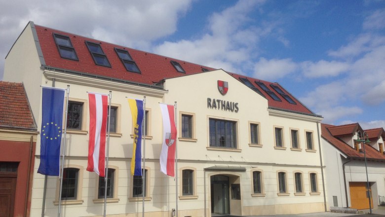 town hall01, © Marktgemeinde Leopoldsdorf town hall01, © Marktgemeinde Leopoldsdorf