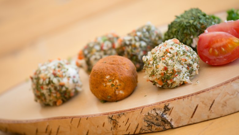 Sheep's cheese balls, © schwarz-koenig.at Sheep's cheese balls, © schwarz-koenig.at