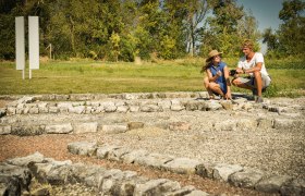 Villa Rustica Höflein, © Steve Haider Couple visits the Villa Rustica