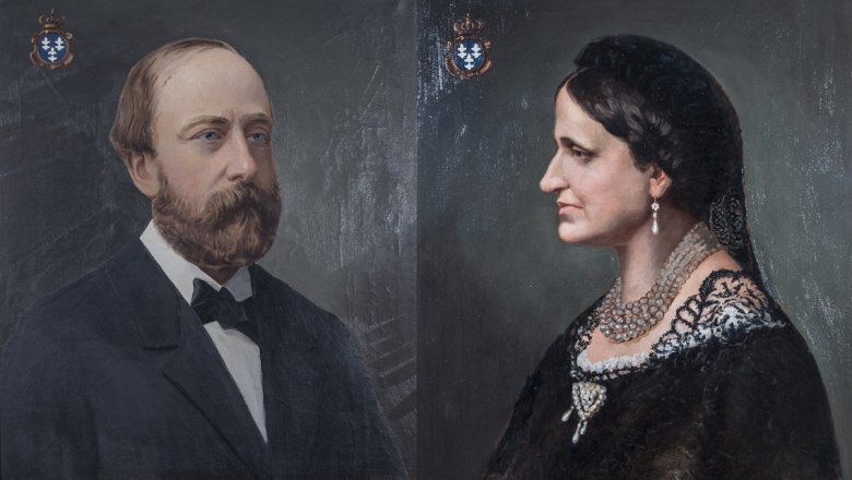 Count and Countess Chambord, © Marktgemeinde Lanzenkirchen lte portraits of Count and Countess Chambord in formal, dark clothing, with coats of arms top left and right.