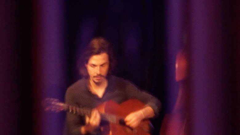 HOB i RAUM artist reflected in painting by Rainer Rygalyk, © HOB i RAUM HOB i RAUM artist reflected in painting by Rainer Rygalyk, © HOB i RAUM