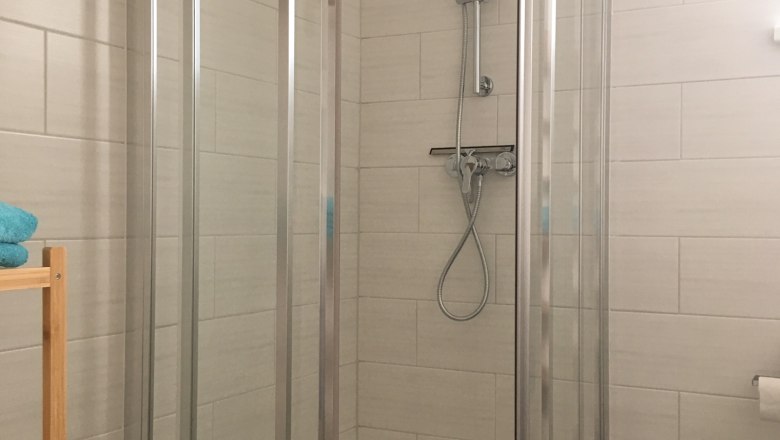 Shower at ground level, © Haus Iris Mauerbach Shower at ground level, © Haus Iris Mauerbach