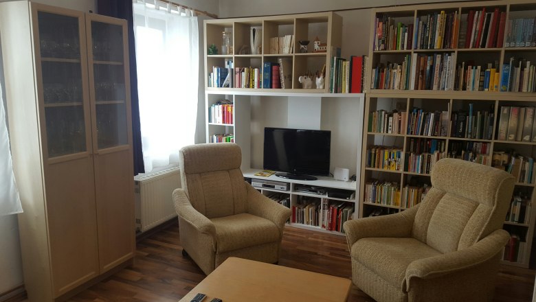 living room photo, © Peter Schlager living room photo, © Peter Schlager