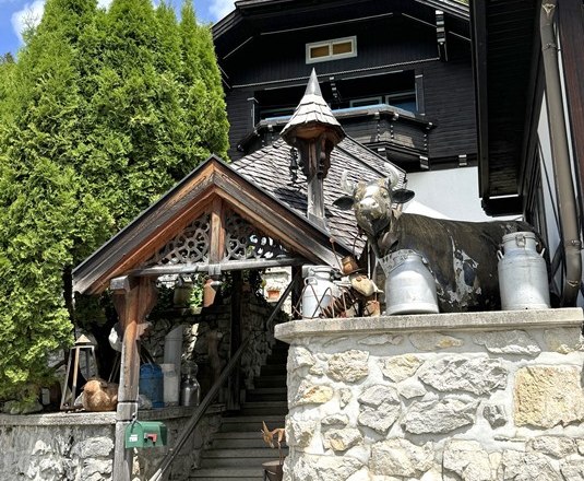 House Anton, © Haus Anton Access to the stone-built vacation home.