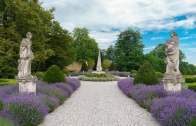Altenburg Abbey, © Martina Draper Garden with lavender, statues and obelisk at Altenburg Abbey.