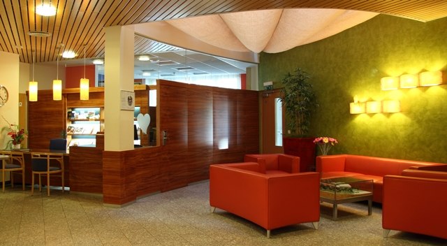 Reception, © Die Residenz Bad Vöslau- Das Hotel für junggebliebene Senioren Reception, © Die Residenz Bad Vöslau- Das Hotel für junggebliebene Senioren