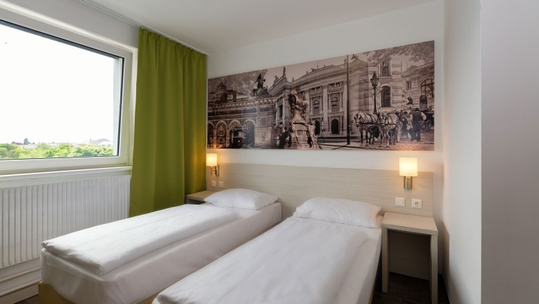 Double room at Lifehotel Vienna Airport Fischamend, © Arion Hotel Gruppe Double room at Lifehotel Vienna Airport Fischamend, © Arion Hotel Gruppe