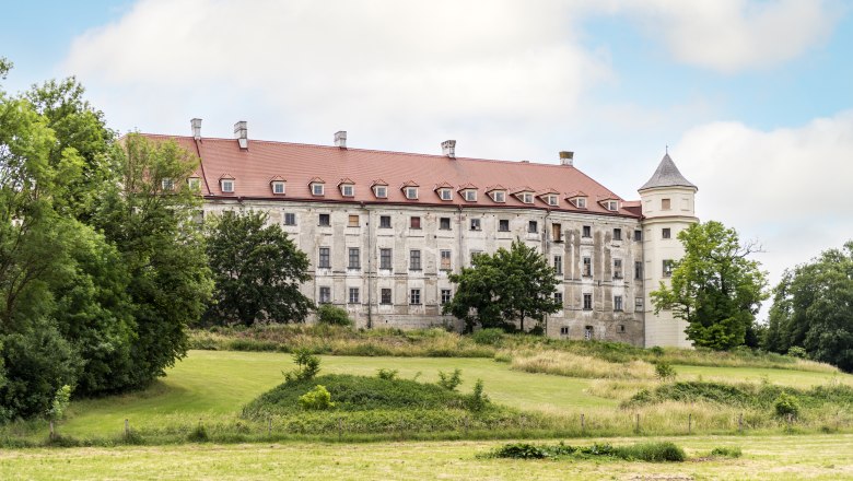 Petronell-Carnuntum Castle, © René Binder photography 4 marketing Petronell-Carnuntum Castle Exterior view