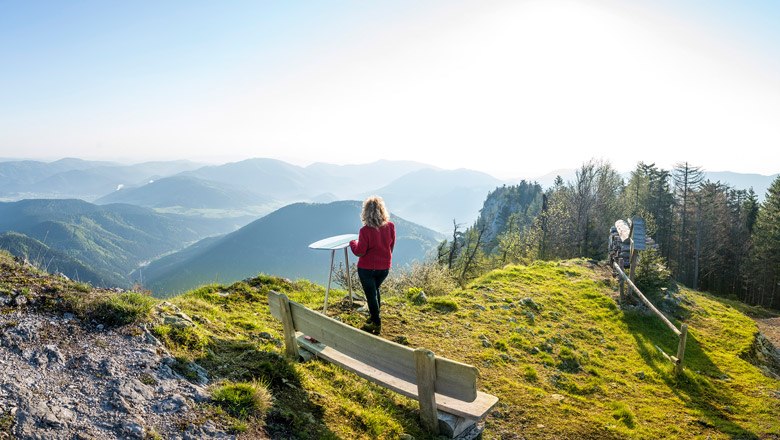 The viewpoint at the Gauermannhütte, © Wiener Alpen, Franz Zwickl The viewpoint at the Gauermannhütte, © Wiener Alpen, Franz Zwickl