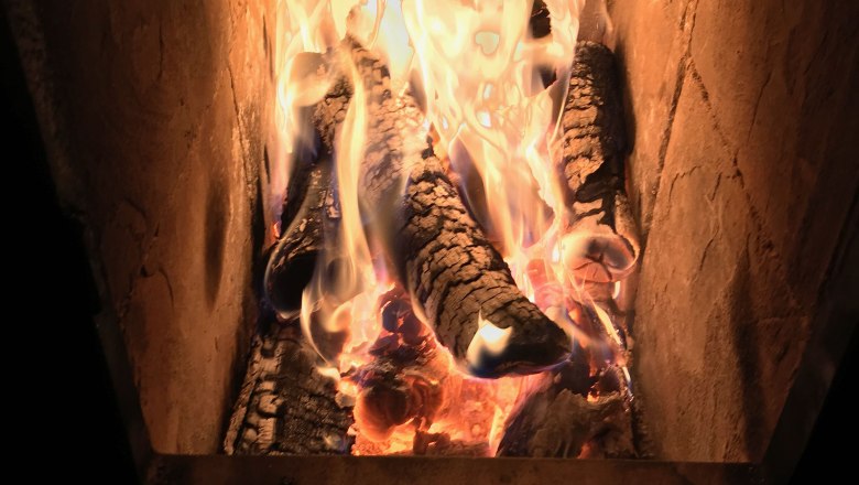 Wood stove in operation, © Christoph Gabrisch Wood stove in operation, © Christoph Gabrisch