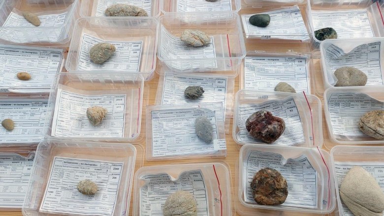 Numerous sling stones were found during the excavation, © Jakob Maurer Numerous sling stones were found during the excavation, © Jakob Maurer