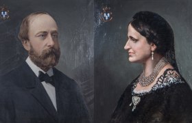Count and Countess Chambord, © Marktgemeinde Lanzenkirchen lte portraits of Count and Countess Chambord in formal, dark clothing, with coats of arms top left and right.