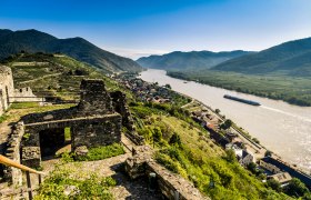 View from the Hinterhaus ruins in Spitz, © Robert Herbst View of the Danube and surrounding countryside from the Hinterhaus ruins in Spitz, Austria.