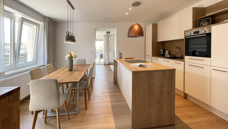 Dining area and kitchen, © Kay Haderer Dining area and kitchen, © Kay Haderer