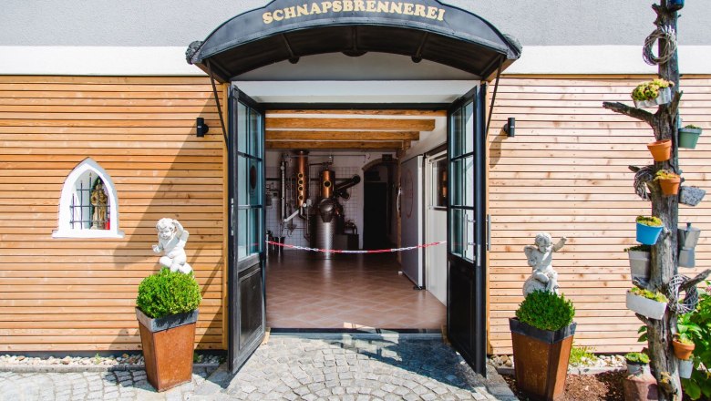 Entrance area Schueller distillery, © Christoph Baumann Entrance area Schueller distillery, © Christoph Baumann