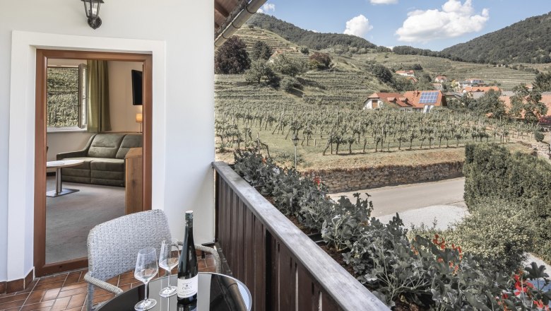 Balcony of a room in Haus Winzerin, © Familie Nothnagl Balcony of a room in Haus Winzerin, © Familie Nothnagl