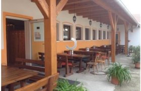 Ott wine tavern, &copy; Doris Ott