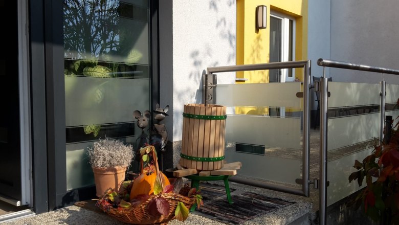 entrance-autumn-2018, &copy; Gabriele Prandstetter