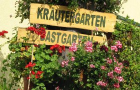 Herbal country inn &quot;anno 1920&quot;, © Natur im Garten/ A. Haiden