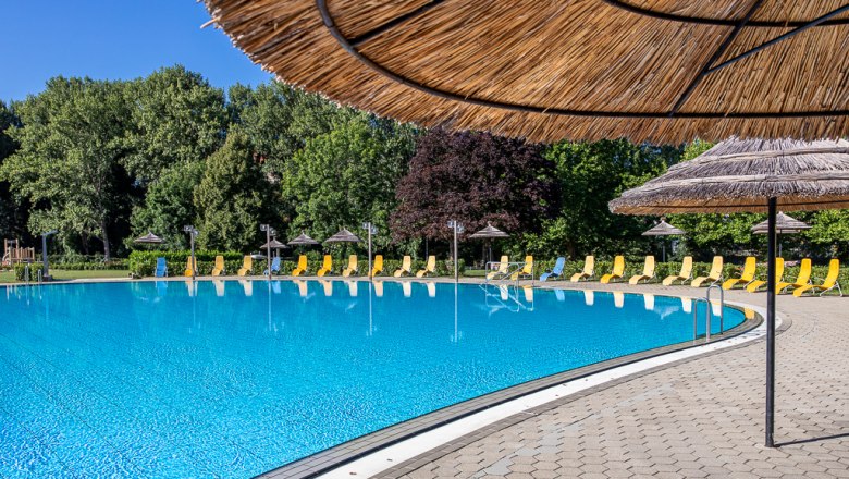 Outdoor pool, © Martin Wacht