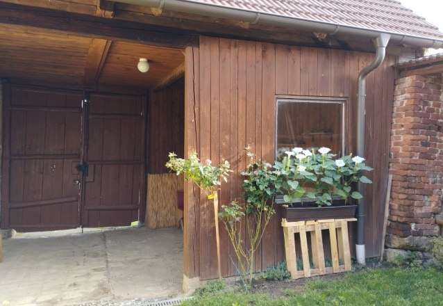 Yard, &copy; Regina G&ouml;schl