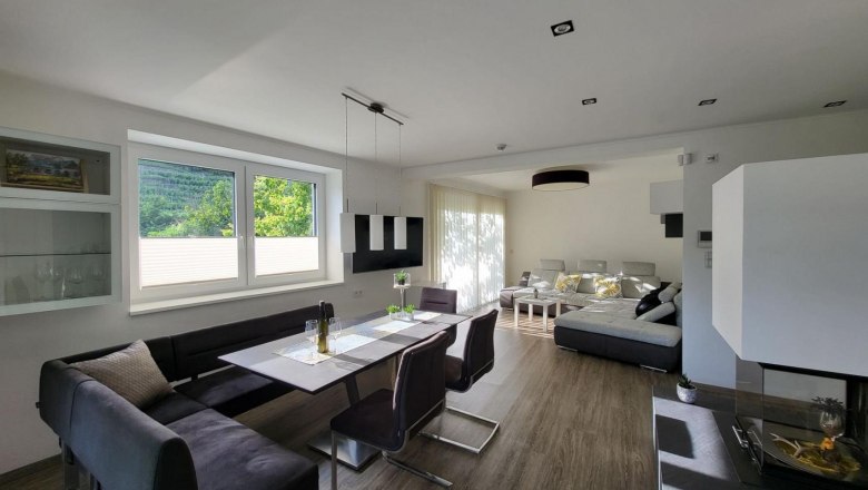 Luxurious living-dining area in the Johanna vacation home, © Familie Schoßmann