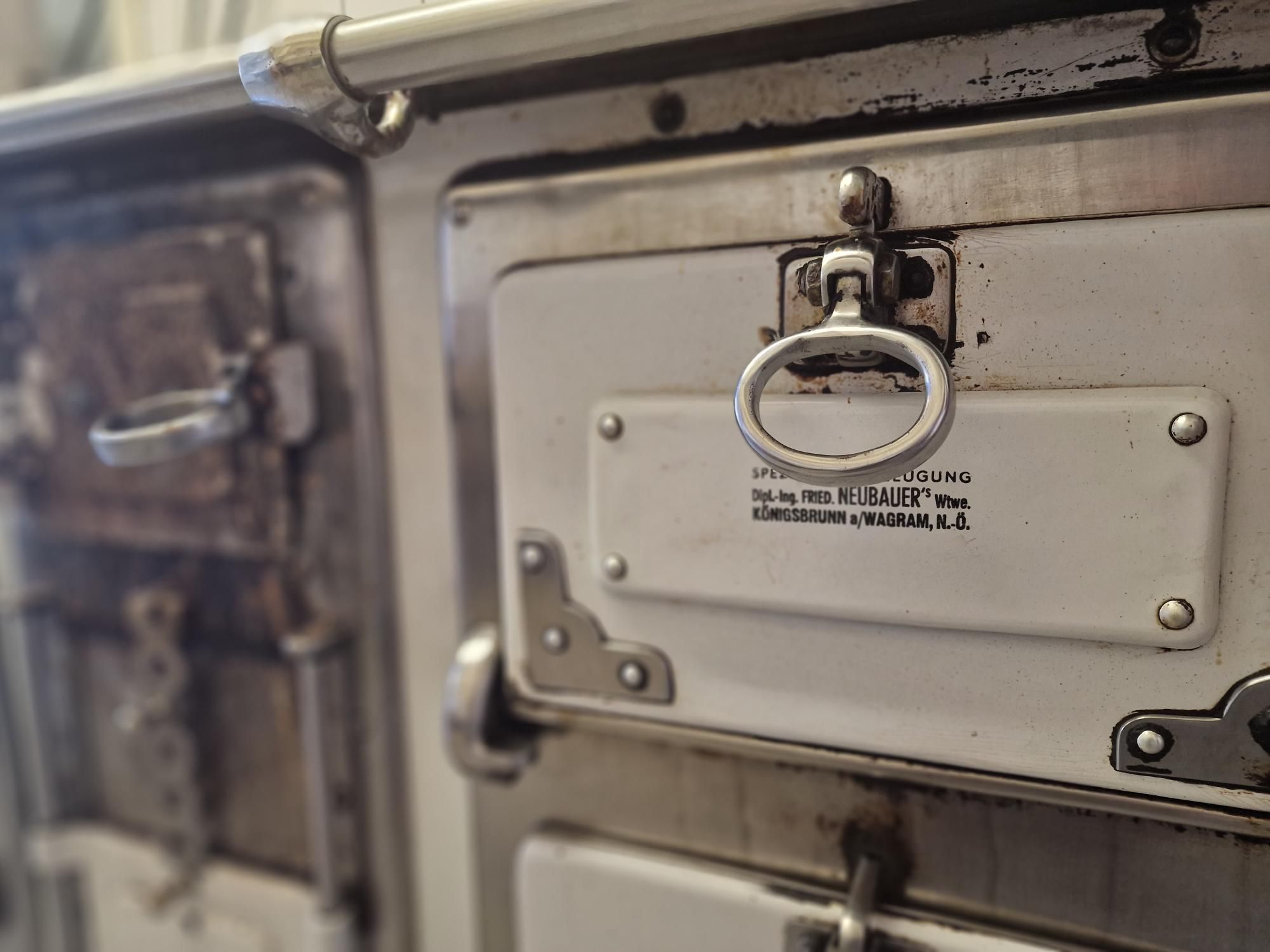 Wood stove